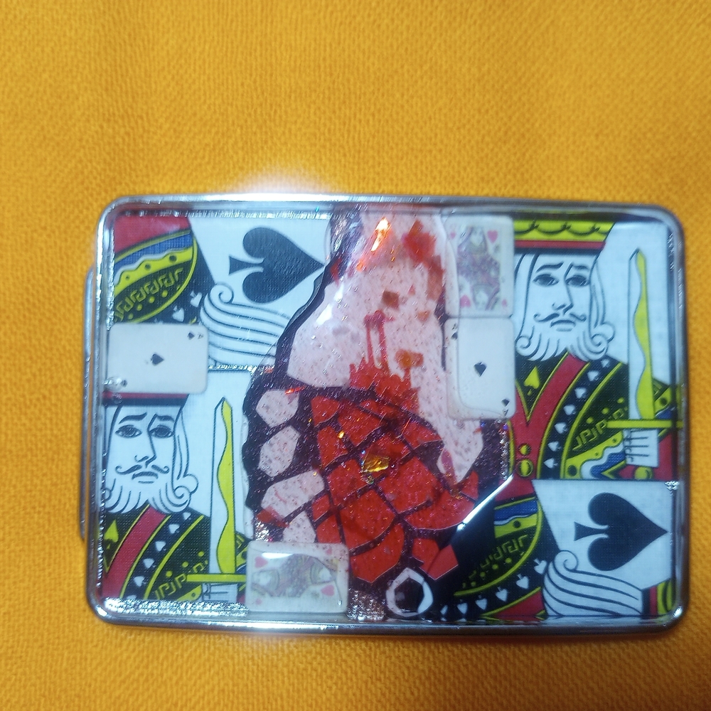 UNISEX Black & Red Card-Design Belt Buckle YOUR HEART IN THE PALM OF MY HAND